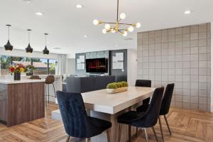 Et tv og/eller underholdning på Lux Lasso by PaseoHomesAZ