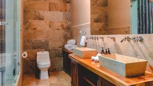 Ένα μπάνιο στο Playa Cielo Beachfront Hotel - Santa Teresa, Costa Rica