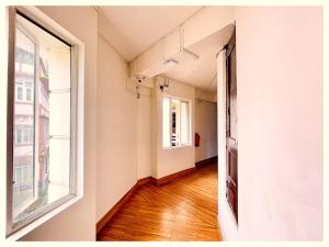Fotografie z fotogalerie ubytování HOTEL LUXUARY R-B Near Near Railway station - Fully Air conditioned Rooms with Wifi-LIFT and Restaurant - A Top Rated Hotel v destinaci Haridvár