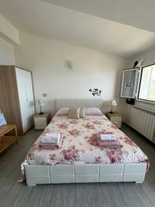 Posteľ alebo postele v izbe v ubytovaní Blue Sky House