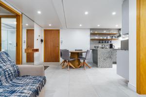 Kuchyň nebo kuchyňský kout v ubytování Ap novo no centro de Canela