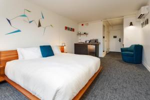 Η κουζίνα ή μικρή κουζίνα στο Hotel Leo