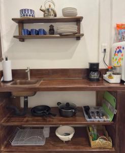 Dapur atau dapur kecil di Coco Cabana in the Jungle