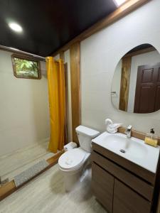 Bilik mandi di Coco Cabana in the Jungle