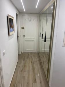 Снимка в галерията на Suite d'Hôtel vue sur mer в Yasmine
