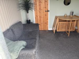 Gallery image of Beautiful 4-Berth Chalet with Sea View Pet Friendly in Aberystwyth +8 photos