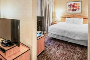 TV a/nebo společenská místnost v ubytování Crystal Inn Hotel & Suites - Midvalley