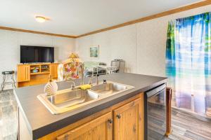 Gallery image of Pet-Friendly Punta Gorda Getaway with Fire Pit! in Punta Gorda