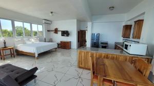 Η κουζίνα ή μικρή κουζίνα στο Home Sweet Home Resort