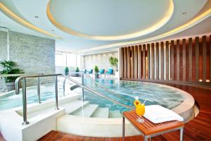 Bazén v ubytování Jasmine Resort Bangkok nebo v jeho okolí