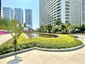 STAR BAY Residence - FREE Laundry - 400m to Sokha Beach外面的花园