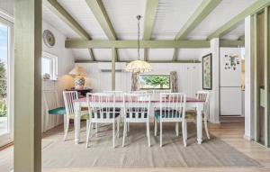 Fotografie z fotogalerie ubytování Awesome Home In Glesborg With Wifi v destinaci Glesborg