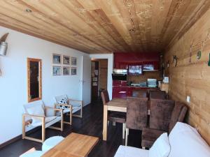 Posedenie v ubytovaní Résidence Loubatiere - Superbe appartement type chalet 4 à 6 personnes proches des pistes MAE-8364