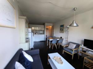 Kuchyňa alebo kuchynka v ubytovaní Résidence Loubatiere - Grand appartement 4 pers., balcon plein soleil avec vue, parking, très proche pistes MAE-8694