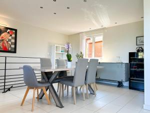 Φωτογραφία από το άλμπουμ του Charmante maison à Évian avec terrasse et parking - FR-1-498-113 στο Εβιάν-λε-Μπαιν +5 φωτογραφίες