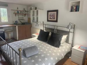 Gallery image of retreat studio in Santa Eularia des Riu