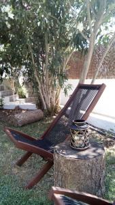 A garden outside Studios Casa Liaya