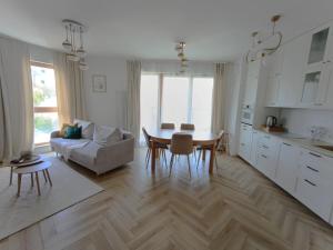 Kuchyňa alebo kuchynka v ubytovaní Gdańsk Porto Apartments