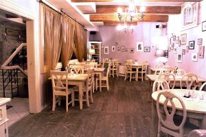 Restoran ili drugo mesto za obedovanje u objektu Taanilinna Hotell