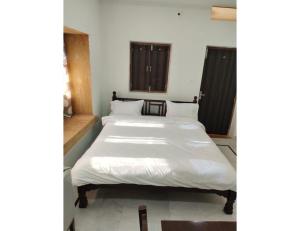 Hotel Namaste jaiselmer inn, Jaiselmer客房内的一张或多张床位