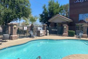 Bazén v ubytování La Quinta Inn & Suites by Wyndham Tempe University, Phoenix nebo v jeho okolí