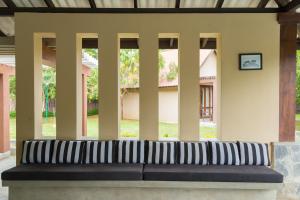 Posezení v ubytování Yala Chalets by Lalan Leisure