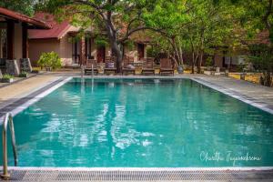 Bazén v ubytování Yala Chalets by Lalan Leisure nebo v jeho okolí