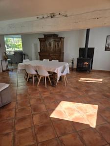 Ruang duduk di Chez Julienne - Mur de Sologne - 6 personnes