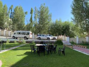 Zahrada ubytování The Highland Mountain Resort & Spa Kargil