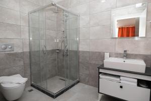 A bathroom at ZOOM HOTEL