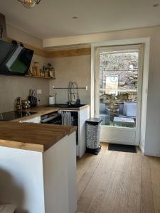 Kuchyň nebo kuchyňský kout v ubytování Epinal Port de plaisance Triplex 80 m2