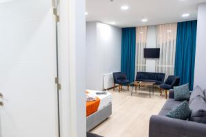 A television and/or entertainment centre at ZOOM HOTEL