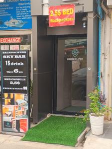 Gallery image of FULL MOON HOSTEL sky bar PARTY in Pub Street el rincón Español in Siem Reap