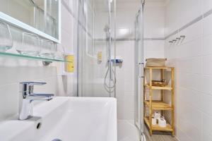 Un baño de Hotel Obzor 37 fotos más