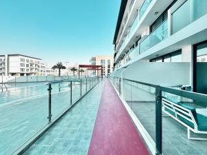 Zdjęcie z galerii obiektu SUMMER DEAL! Exclusive and Elegant with a Private pool w Dubaju