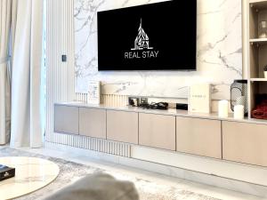 Zdjęcie z galerii obiektu SUMMER DEAL! Exclusive and Elegant with a Private pool w Dubaju