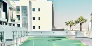 Zdjęcie z galerii obiektu SUMMER DEAL! Exclusive and Elegant with a Private pool w Dubaju