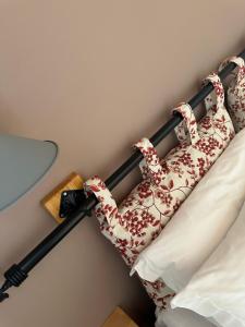 Postel nebo postele na pokoji v ubytování ELÉA Guesthouse himare