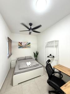 Llit o llits en una habitació de Canopy Hills Residensi Rimbun Cosy and Self Check In
