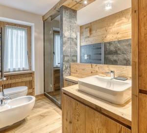 Koupelna v ubytování Luxury apartment in Cortina