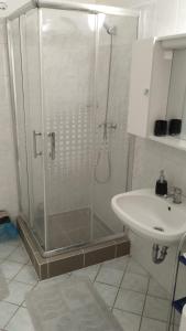 Kúpeľňa v ubytovaní Kettő Ciprus Apartman