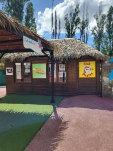 Fotografie z fotogalerie ubytování AU BONHEUR Mobil-home 4-6 personnes Frejus v destinaci Fréjus