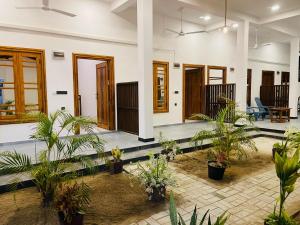 Gambar di galeri bagi Alice Rest Arugambay di Arugam Bay
