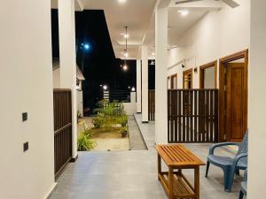 Gambar di galeri bagi Alice Rest Arugambay di Arugam Bay