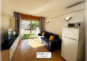 Kuchyňa alebo kuchynka v ubytovaní DOMuum Holidays - CORDOBA Apartments