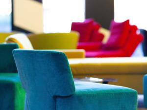Predel za sedenje v nastanitvi ibis Styles Basel City