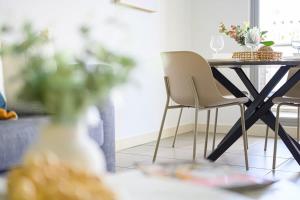 Χώρος καθιστικού στο Comfy 2BR in Parramatta central with free parking