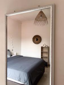 Secret Spot Surf and Stay客房内的一张或多张床位