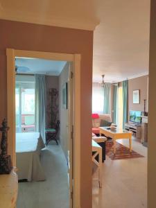 Postel nebo postele na pokoji v ubytování Apartamento Puerto Estepona