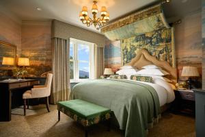 Cama ou camas em um quarto em The Killarney Park
